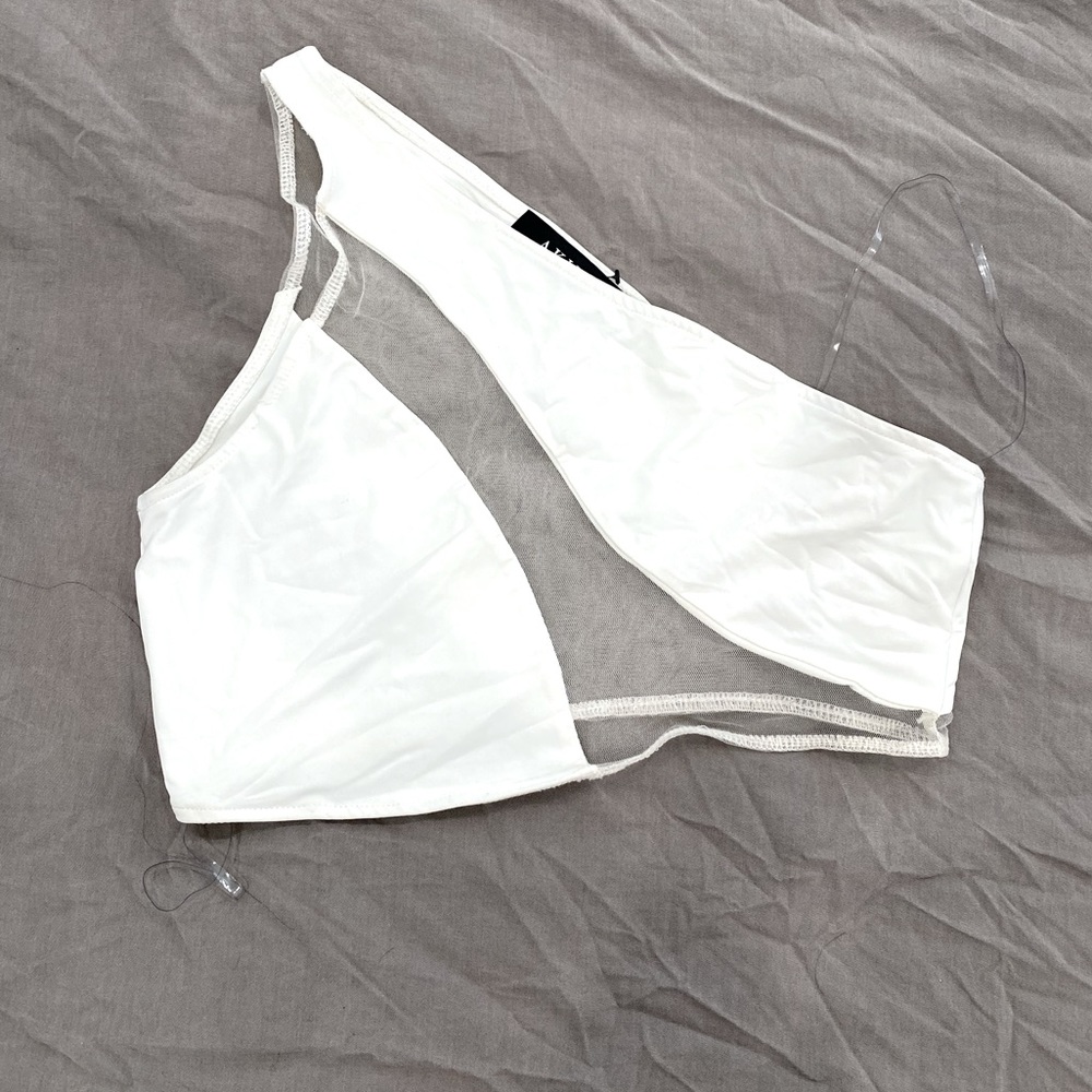 AKIRA MESH WHITE CROP TOP